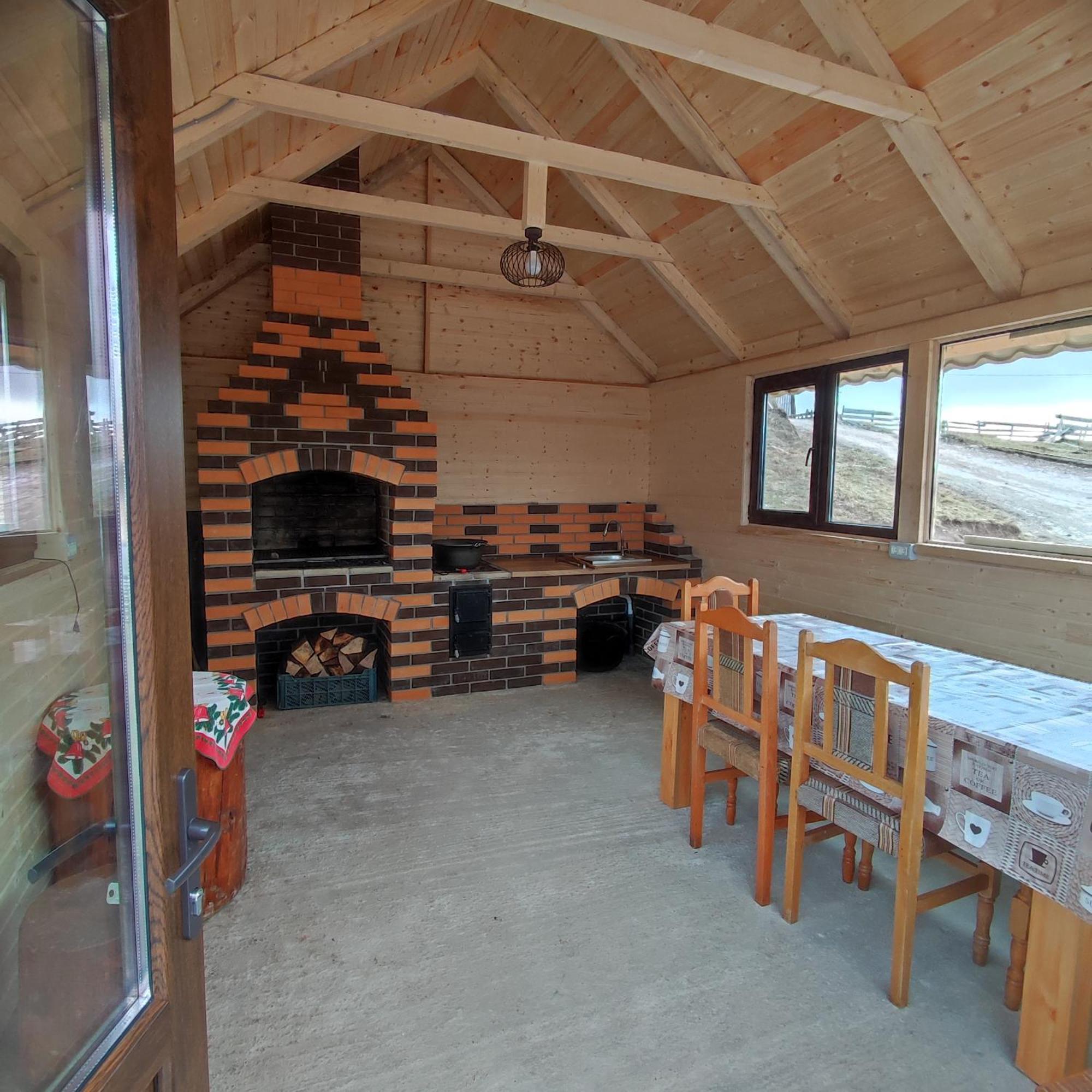 Cabana Colt De Munte Garda de Sus Bagian luar foto